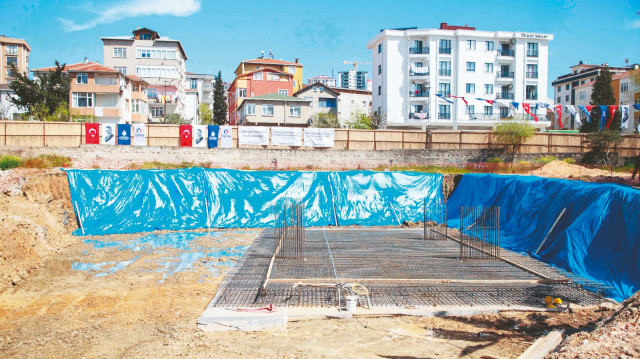 “2 yılda 5 bina” gerçeği göz önüne alındığında, mevcut hızla devam edilirse İBB’nin İstanbul’da kentsel dönüşümü 100 yılda tamamlayabileceği belirtiliyor.
