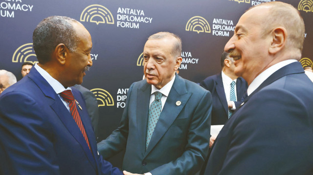 Cumhurbaşkanı Erdoğan ve Dışişleri Bakanı Fidan, yaptıkları birçok görüşmeyle yoğun bir diplomasi trafiği yürüttü.