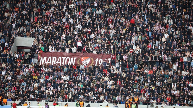 Elazığspor taraftarları.