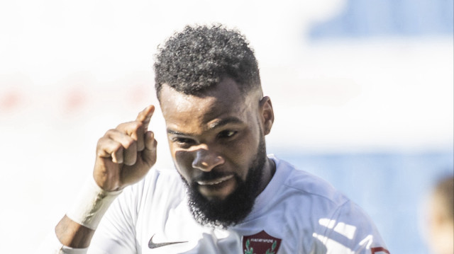 Le footballeur gabonais Aaron Boupendza, lors de la 24e journée de Süper Lig de la saison 2020-2021, au stade Recep Tayyip Erdogan d'Hatay.