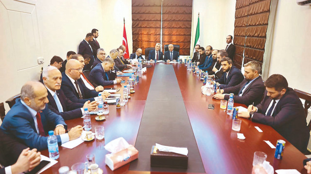 Bakanlık ziyaretlerinin ardından Bolat, Suriye Kara ve Deniz Limanları Genel İdaresi Müdürü Kuteybe Ahmed Bedevi'yi kabul ederek, iki ülke arasında yapılması gereken çalışmaları ele aldı.