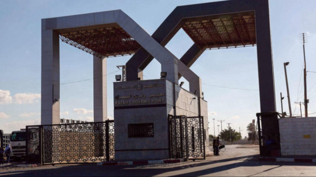 مركز حقوقي يطالب بفتح معابر غزة لإنقاذ الفلسطينيين من "هلاك وشيك"