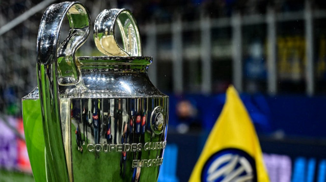Le trophée de la ligue des Chamions exposé au stade San Siro de Milan, le 11 mars 2025.