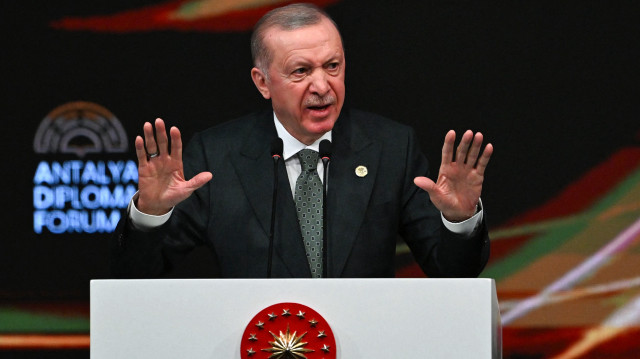 Le président turc Recep Tayyip Erdogan prononce un discours lors de la cérémonie d'ouverture de la 4e édition du Forum diplomatique d'Antalya (ADF2025) à Antalya, le 11 avril 2025.