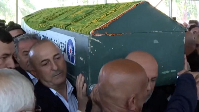 Mevlüt Çavuşoğlu’nun babası son yolculuğuna uğurlandı