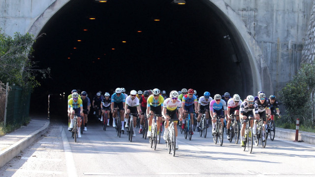 AKRA Gran Fondo'da pedallar dostluk için döndü.