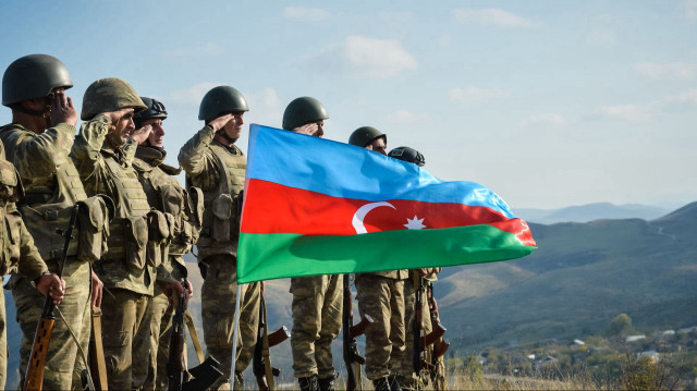 Позиции азербайджанской армии подверглись обстрелу.