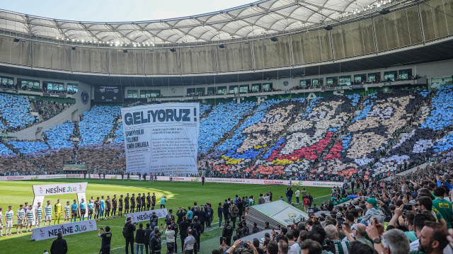 Nesine 3. Lig 1. Grup'ta liderliği geçen hafta garantileyen Bursaspor, 29. hafta maçında Bornova 1877 Sportif Yatırımlar ile Yüzüncü Yıl Atatürk Matlı Stadı'nda karşılaştı. Yeşil-beyazlı ekibin şampiyonluk kupasını alacağı maçı 45 bin 170 taraftar izledi.