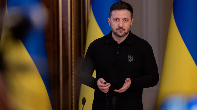 Le président ukrainien Volodymyr Zelensky s'exprime lors d'une conférence de presse à Kiev le 17 avril 2025, dans le contexte de l'invasion russe de l'Ukraine.