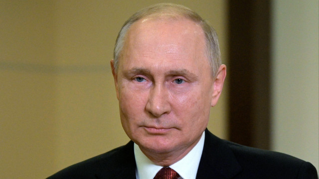 Le président russe Vladimir Poutine s'adresse à la nation avant les élections législatives russes de 2021, à la résidence d'État de Novo-Ogaryov, à l'extérieur de Moscou, le 15 septembre 2021. Les élections législatives russes auront lieu du 17 au 19 septembre 2021.