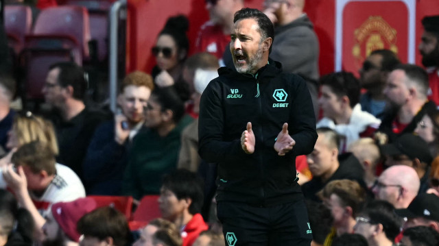 Vitor Pereira'nın takımı Wolves, Manchester United'ı deplasmanda mağlup etti.