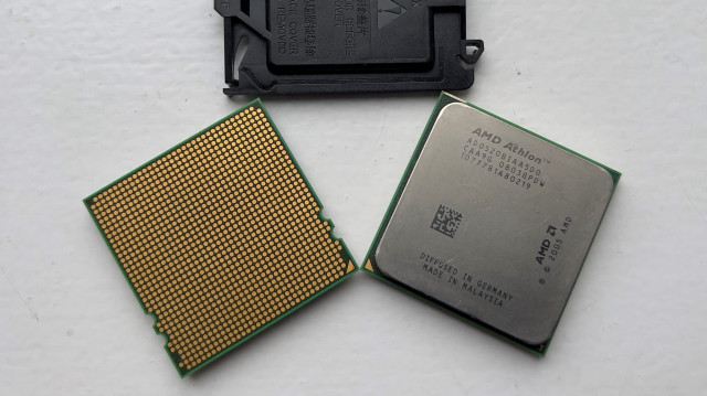 Les restrictions imposées par Washington à l’exportation de puces risquent d’accélérer l’essor technologique de la Chine, affaiblissant les leaders américains comme Nvidia et AMD, alertent les experts.