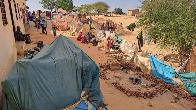 "أطباء بلا حدود" تدعو لرفع الحصار عن مخيم زمزم للنازحين بالسودان