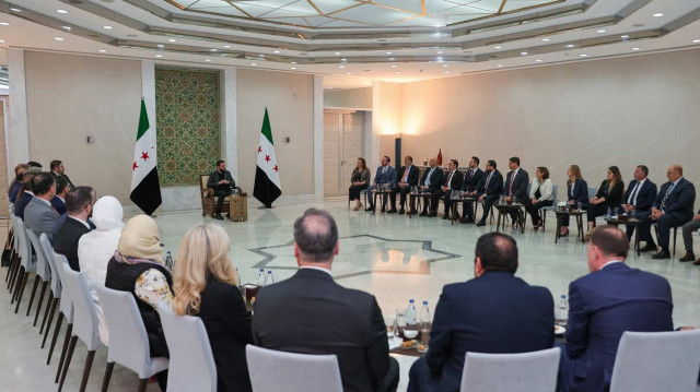 دمشق.. لقاء بين الشرع وعضو الكونغرس الأمريكي مارلين ستوتزمان