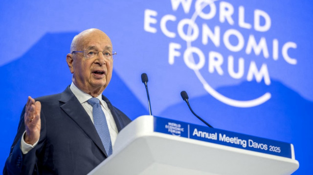 Le fondateur et président du Forum économique mondial, Klaus Schwab, participe à une session lors de la réunion annuelle du Forum économique mondial (WEF) à Davos, le 21 janvier 2025. Le Forum économique mondial a annoncé le 21 avril 2025 que son fondateur, Klaus Schwab, âgé de 87 ans, s'était retiré du conseil d'administration.