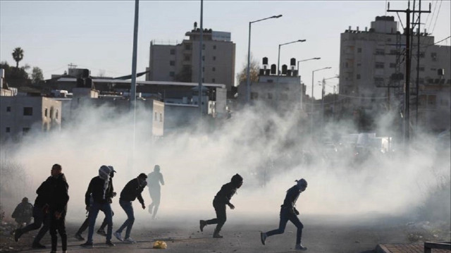 الضفة.. مقتل فلسطيني اختناقا بغاز إسرائيلي مسيل للدموع 