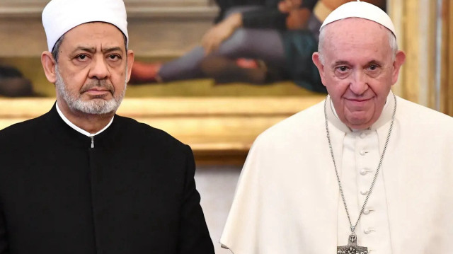شيخ الأزهر: أنعي البابا فرنسيس صاحب الآراء الإنسانية المنصفة لغزة