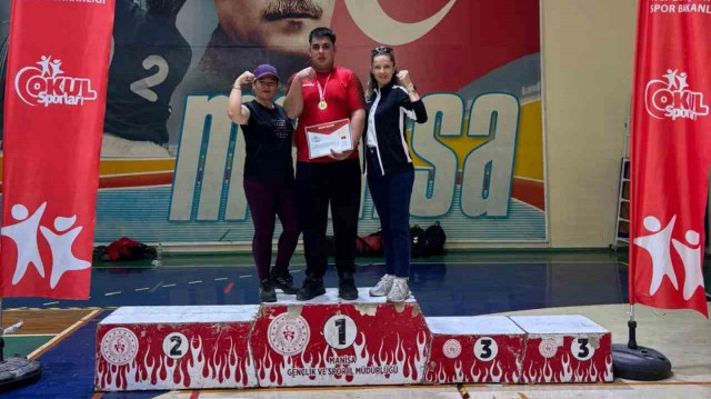 Ardınç Gökbel başarısıyla Aydınlıları gururlandırdı. 