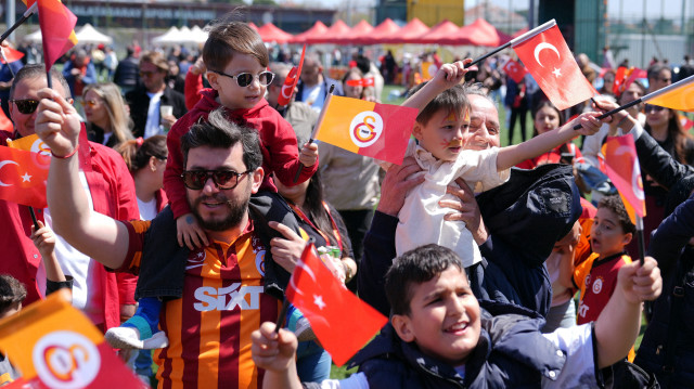 Galatasaray'dan çocuklara jest