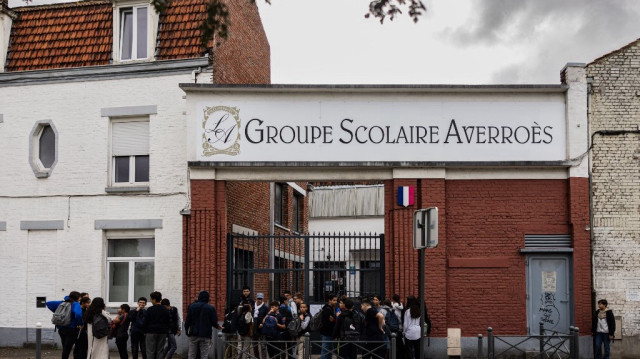 Le tribunal administratif doit décider le 23 avril 2025 s'il rétablit le contrat du lycée musulman Averroès de Lille, privé de subventions depuis la rentrée 2024, après que la préfecture lui a reproché des "manquements graves aux principes fondamentaux de la République".