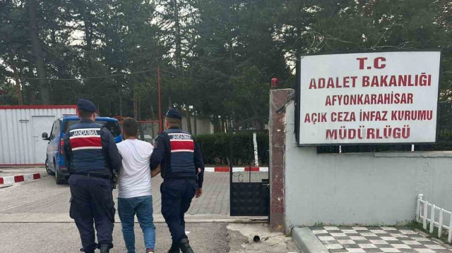 2 yıl 6 ay hapis cezasıyla aranan bir şahıs yakalandı.