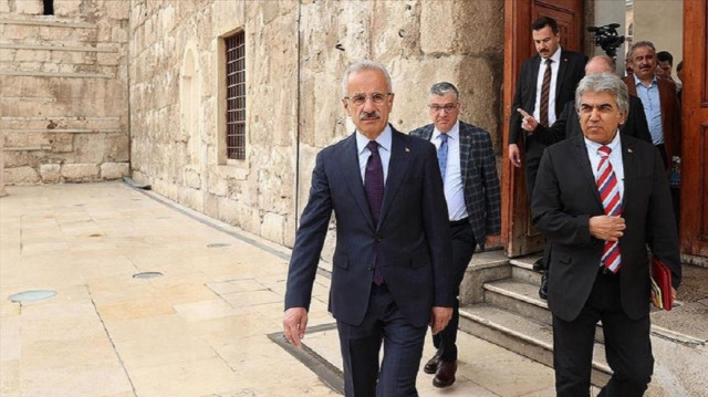وزير النقل التركي يختتم زيارته إلى سوريا