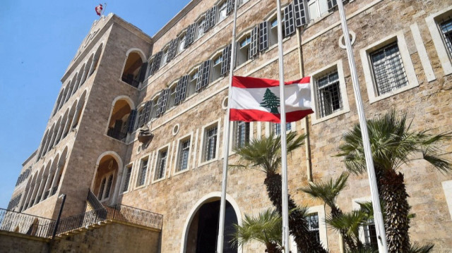 لبنان يطالب سفير طهران لديه بـ"التقيد بالأصول الدبلوماسية"
