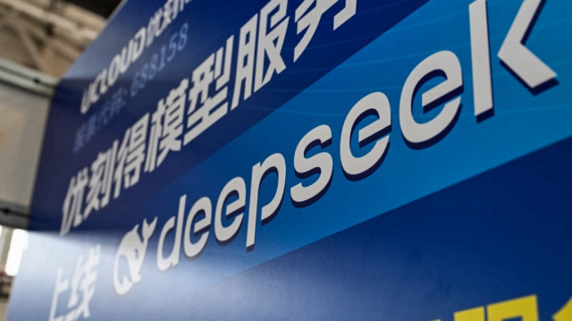 Le logo de Deepseek lors de la Global Developer Conference, organisée par la Shanghai AI Industry Association, à Shanghai le 21 février 2025.