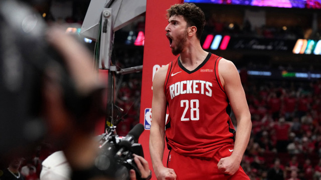 NBA play-off'larında Rockets, Warriors'u 109-94 yenerek seriyi 1-1 yaptı