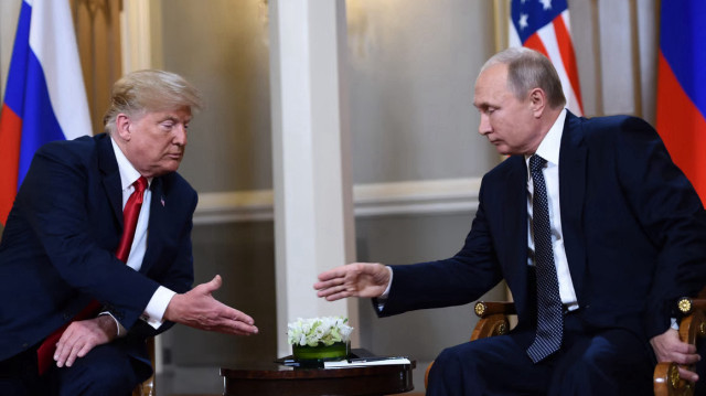 Президент США Дональд Трамп (слева) и президент России Владимир Путин.