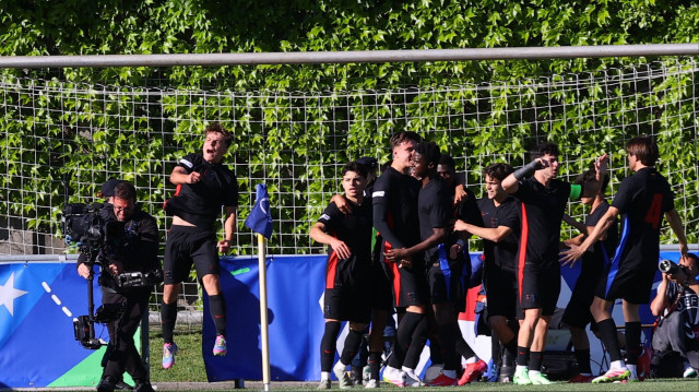 Barcelona, Az Alkmaar'ı mağlup ederek UEFA Gençlik Ligi finalinde Trabzonspor'un rakibi oldu.