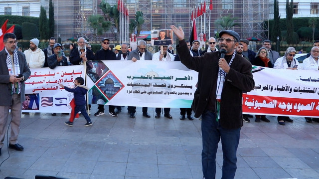 بملابسهم البيضاء.. أطباء مغاربة يطالبون بحماية نظرائهم في فلسطين