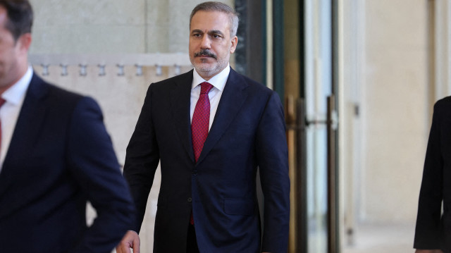 Le ministre turc des affaires étrangères, Hakan Fidan, arrive pour une réunion avec le secrétaire général des Nations unies et les dirigeants chypriotes aux Nations unies à Genève le 18 mars 2025.