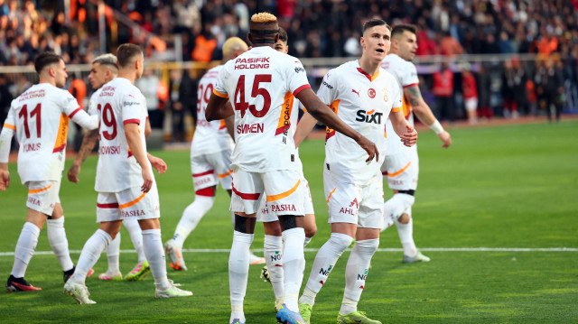 Les joueurs de Galatasaray célèbrent leur victoire face à Eyüpspor, le 27 avril 2025.