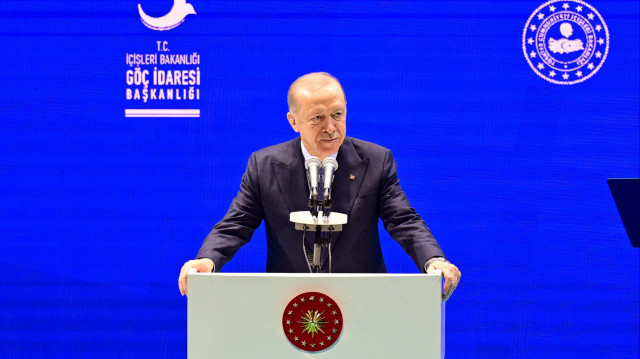 أردوغان يعلن عودة 200 ألف سوري لبلادهم من تركيا منذ سقوط الأسد
