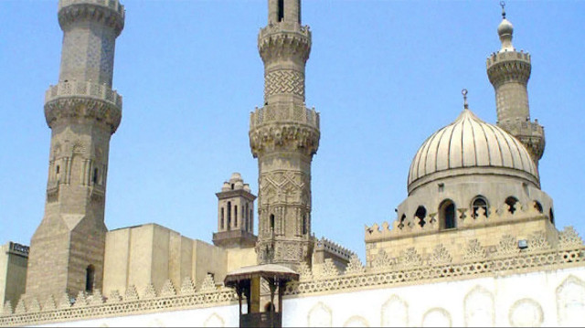 الأزهر يدين قتل مصلٍ في مسجد بفرنسا ويحذر من تصاعد "الإرهاب الأبيض"