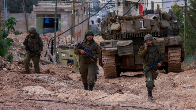 جيش الاحتلال يعتدي ضربا على مسن فلسطيني بطولكرم شمالي الضفة