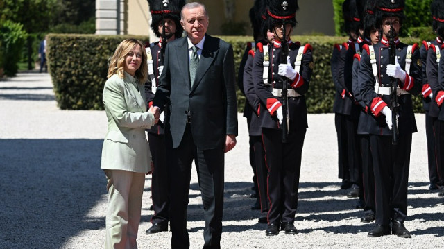 Turkish President Recep Tayyip Erdogan (R) is welcomed by Italian Prime Minister Giorgia Meloni (L) with an official ceremony at Villa Doria Pamphili in Rome, Italy on April 29, 2025.