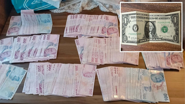 İzmir'de polisin FETÖ/PDY'ye yönelik düzenlediği operasyonda 31 şüpheli gözaltına alındı.