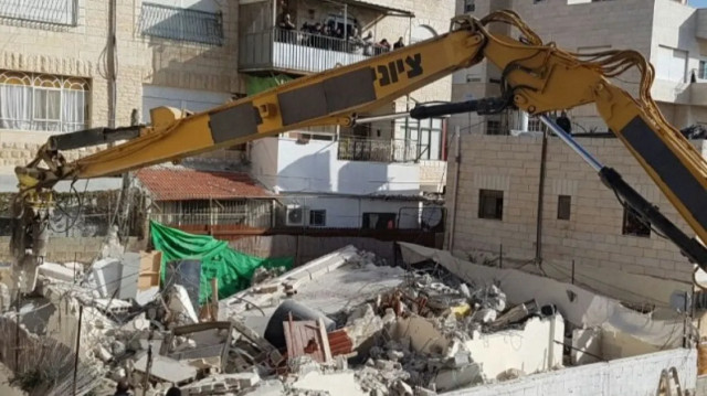 جيش الاحتلال يهدم منزلا فلسطينيا شرق مدينة القدس