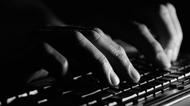 Paris pointe du doigt le renseignement militaire russe GRU et appelle à un renforcement de la cybersécurité européenne.