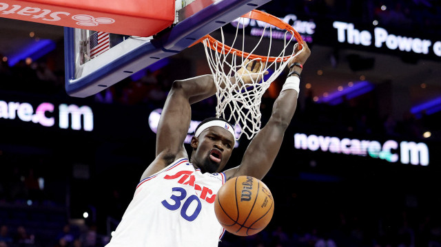 Milli basketbolcu Adem Bona 28 sayı, 6 ribauntla oynadı.