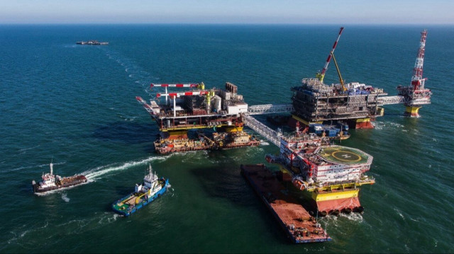 "КазМунайГаз" и "Лукойл" обсуждают крупный проект в Каспии "Каламкас-море - Хазар".
