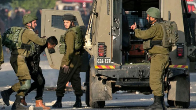 الاحتلال الإسرائيلي يعتقل أكثر من 100 فلسطيني بالضفة الأسبوع الماضي