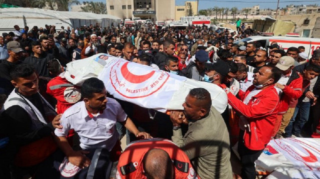 الاحتلال الإسرائيلي يدعي فتح "تحقيق معمق" في مجزرة المسعفين برفح