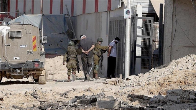 مؤسسات فلسطينية: الاحتلال اعتقل 1200 طفل بالضفة منذ 7 أكتوبر 2023