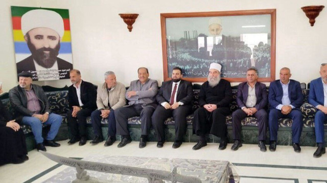 قيادات درزية تلتقي وزير الدفاع السوري ومحافظ السويداء
