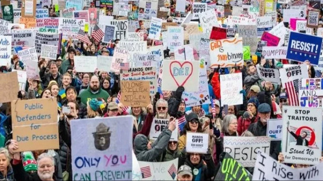 В США прошли акции протеста против Трампа и Маска