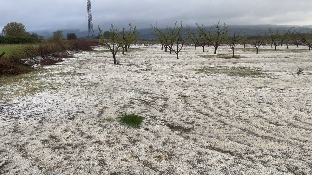 Çanakkale'de dolu yağışı etkili oldu