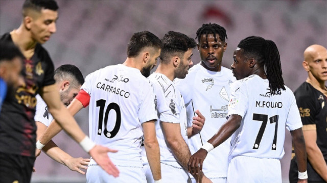 الشباب يستعيد توازنه في الدوري السعودي بعد خروجه من الكأس